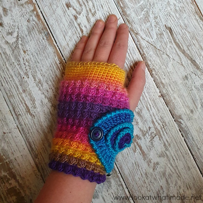 Ammonite_Wrist_Warmers_Wanderlust_LAWIM