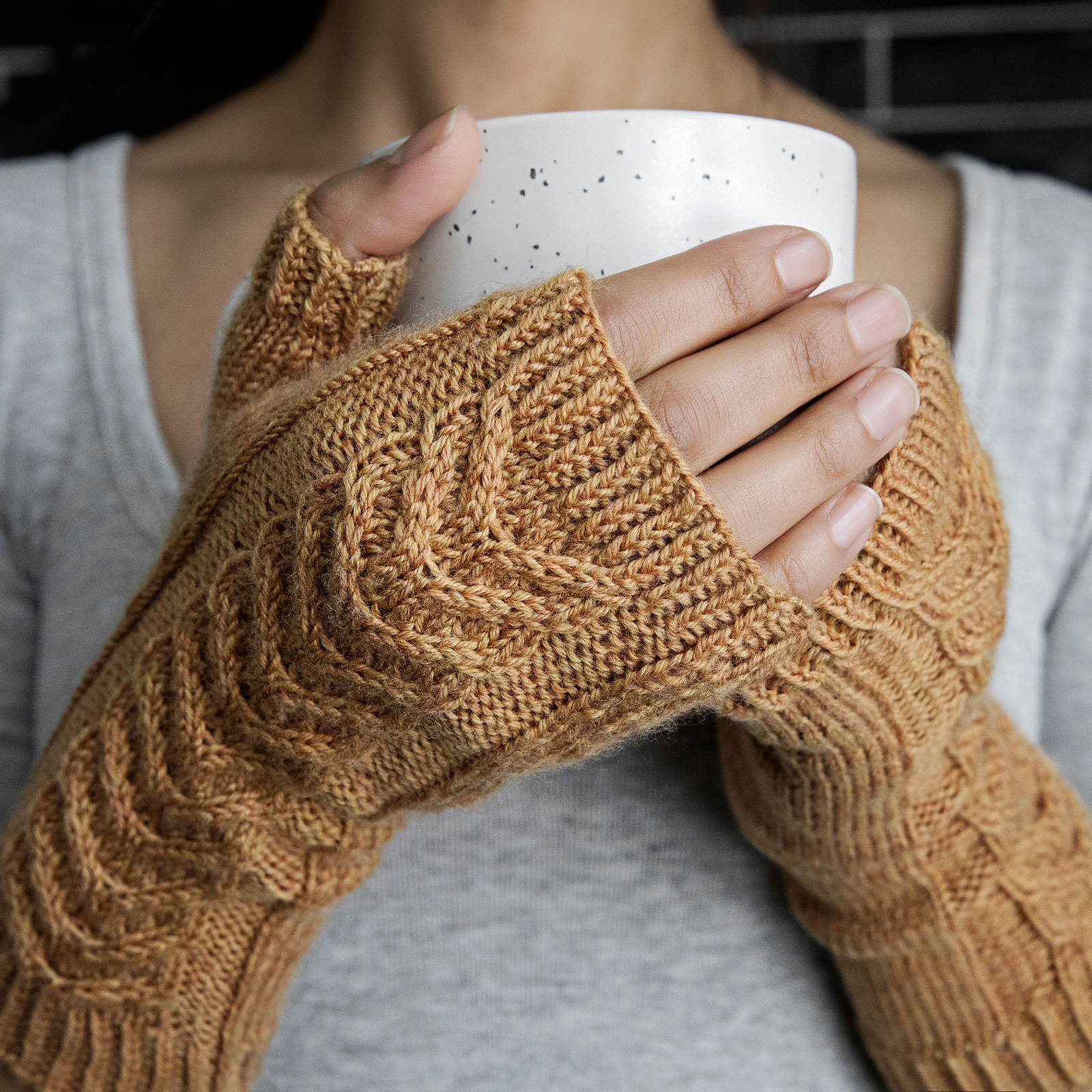 Fingerless-Gloves-Knitting-Pattern-05