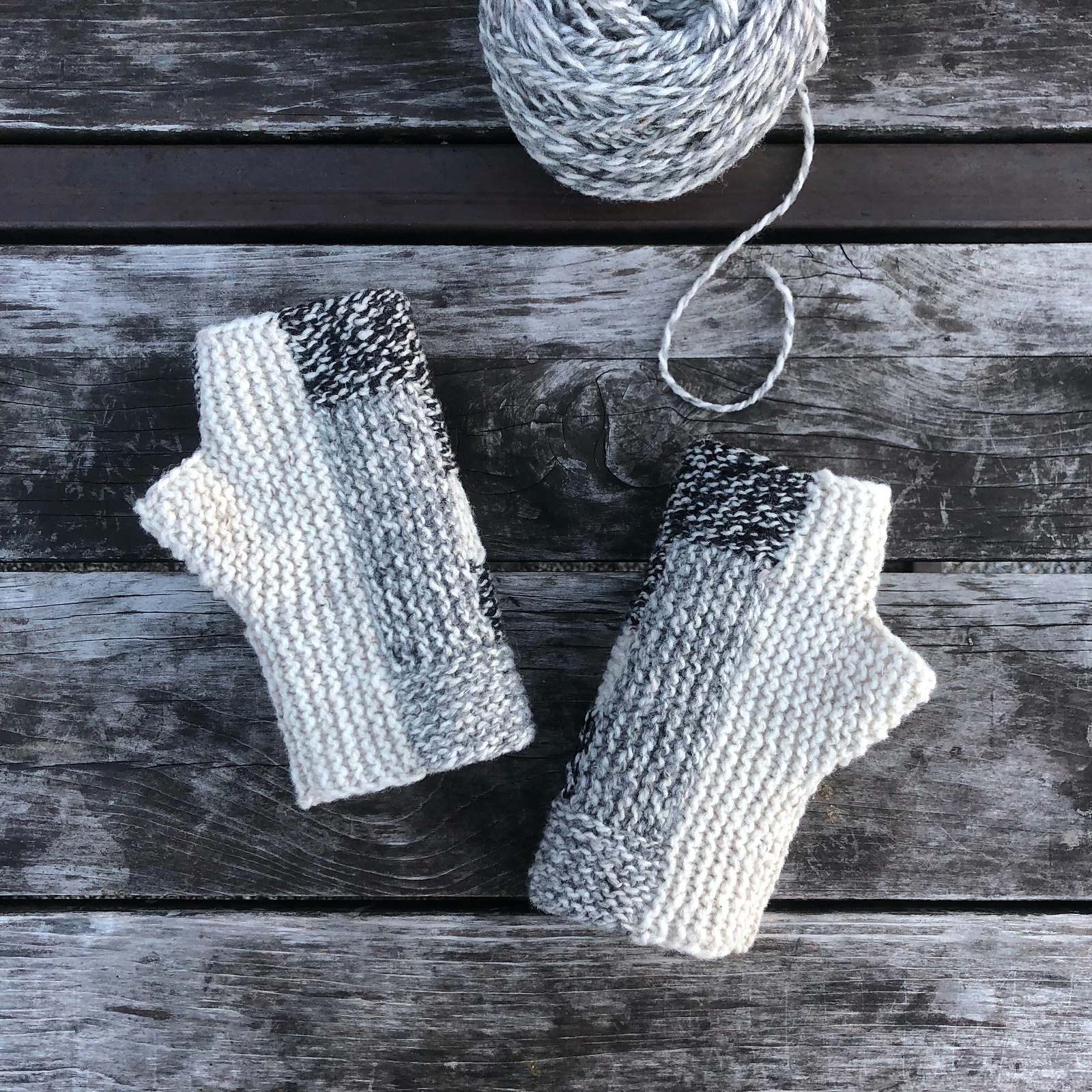 log-cabin-mitts-flat-palms