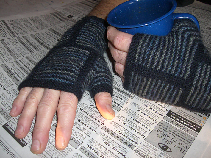 Clockmitts_Zeitung