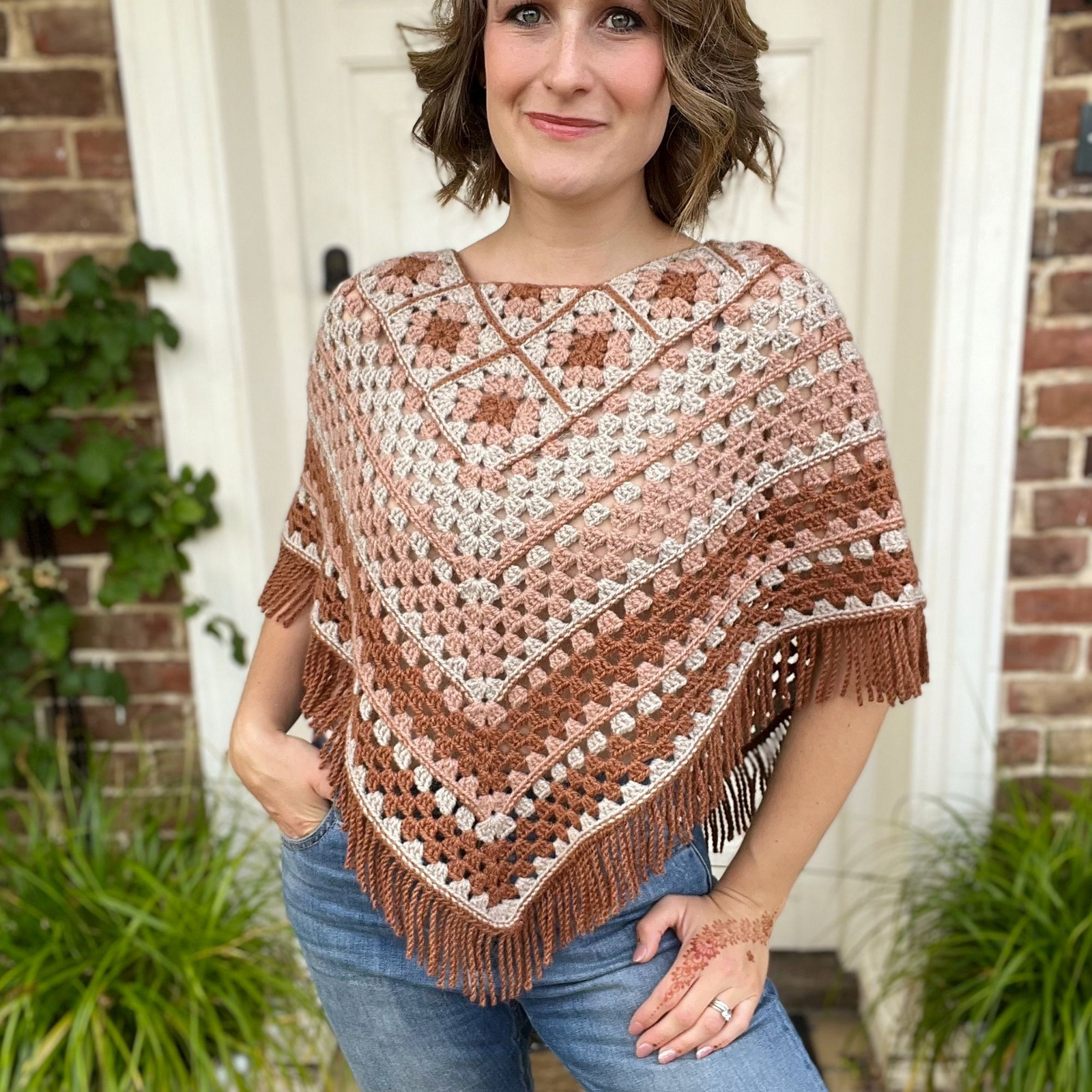 granny-sqaure-poncho-pattern