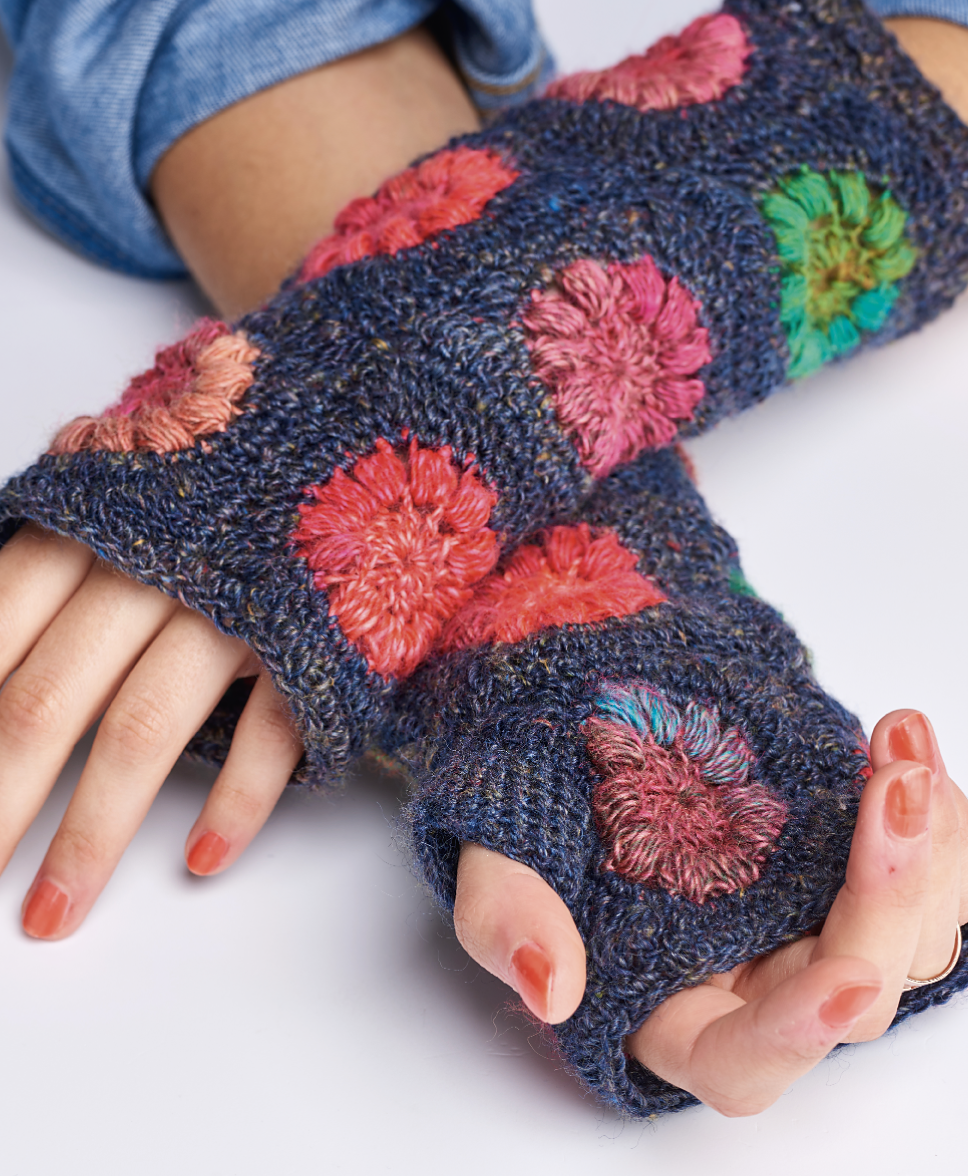 Simply_Crochet_Emma_Potter_mittens_closeup